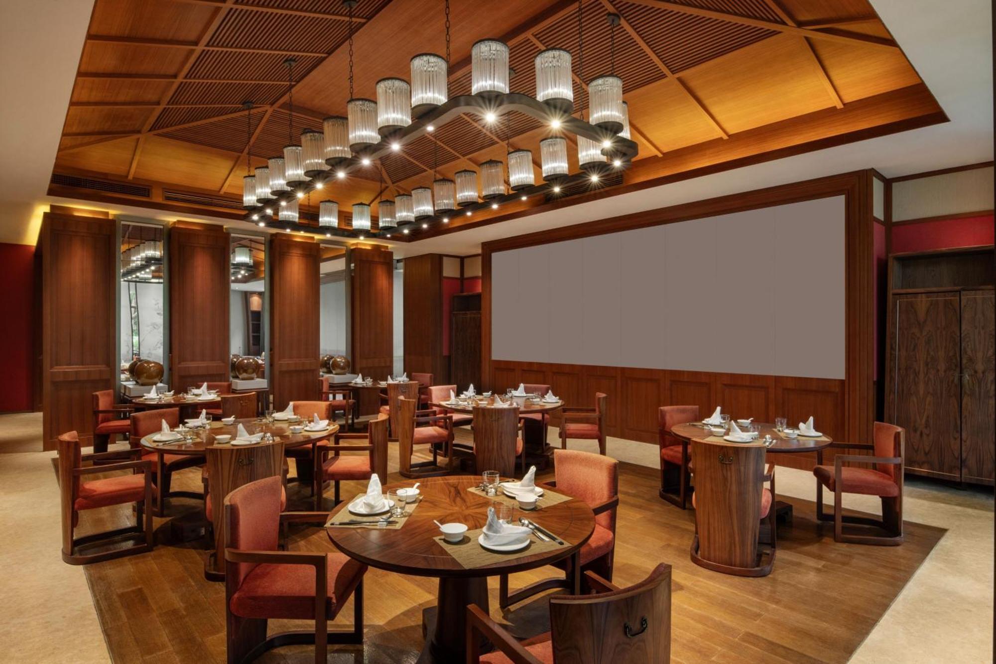 Sheraton Grand Xishuangbanna Hotel Jinghong Bagian luar foto