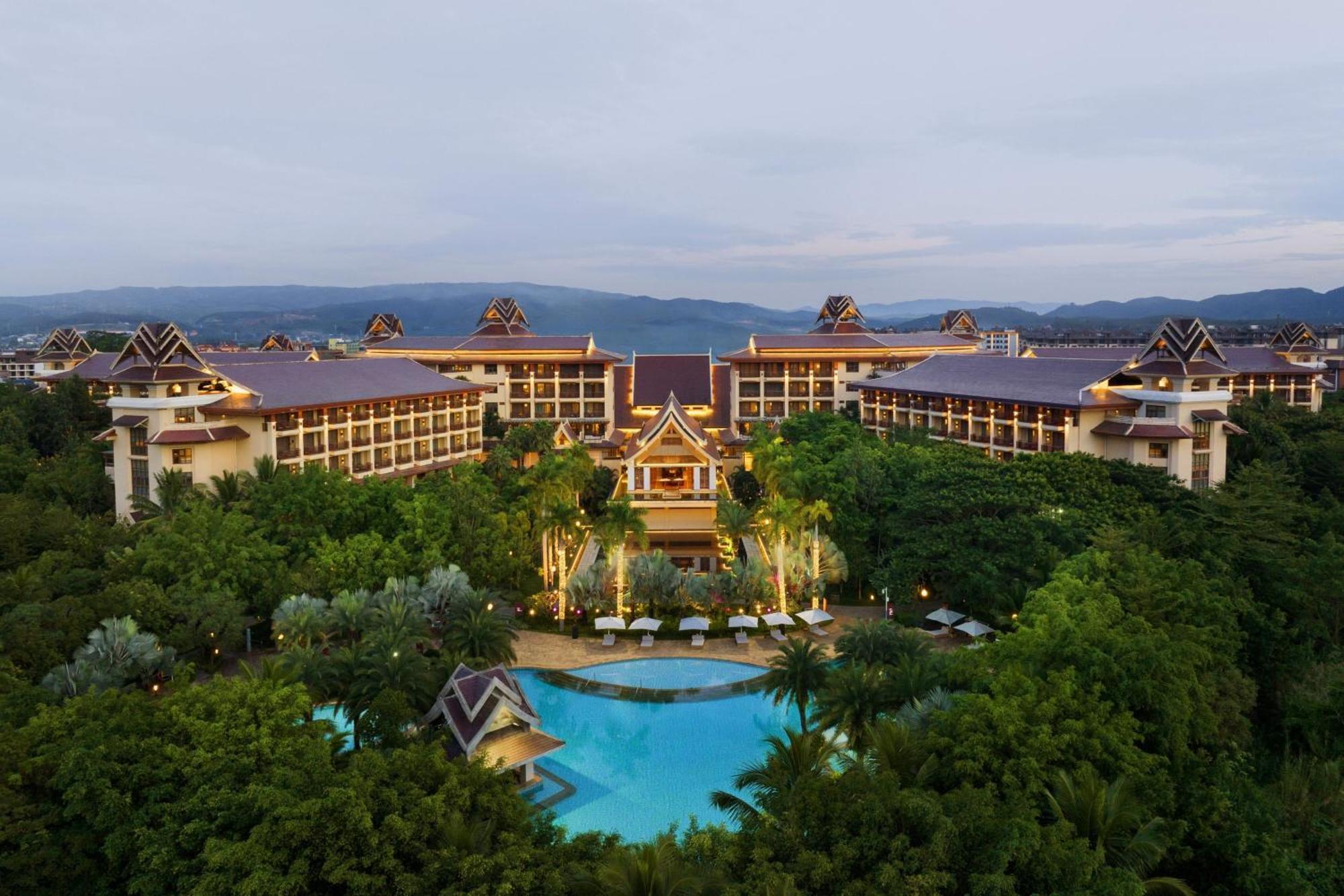 Sheraton Grand Xishuangbanna Hotel Jinghong Bagian luar foto