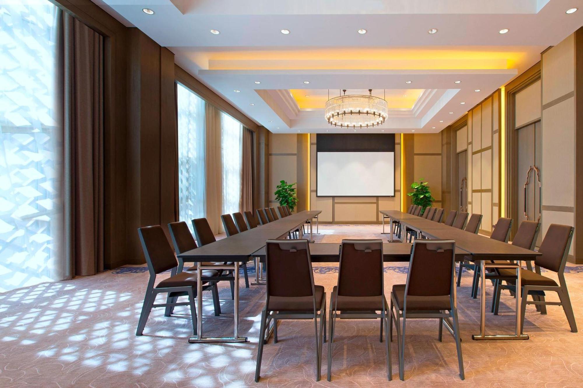 Sheraton Grand Xishuangbanna Hotel Jinghong Bagian luar foto