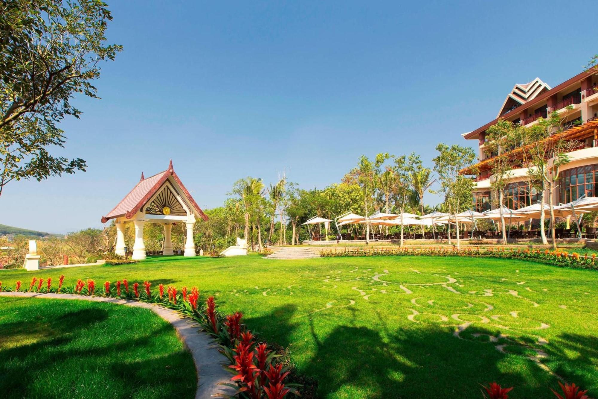 Sheraton Grand Xishuangbanna Hotel Jinghong Bagian luar foto